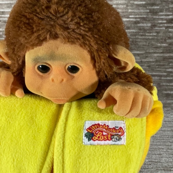 Little Monkey Lost Hand Puppet Banana 11" - Picture 2 of 7